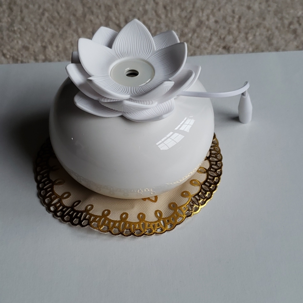 Lotus diffuser - Picture 3 of 4